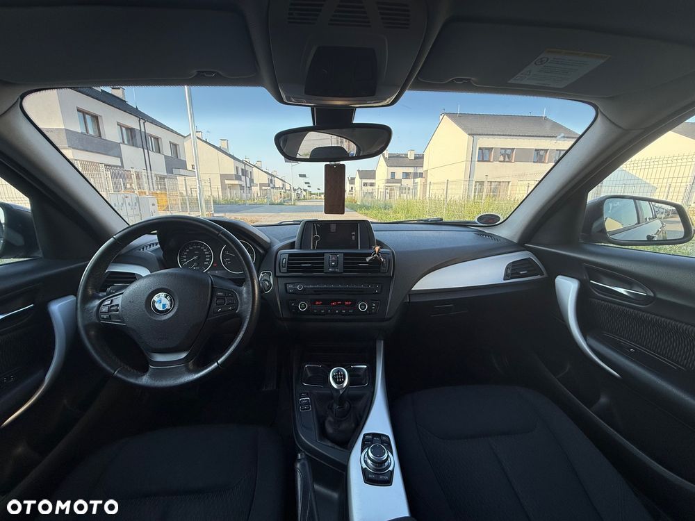 BMW Seria 1 120d xDrive - 10