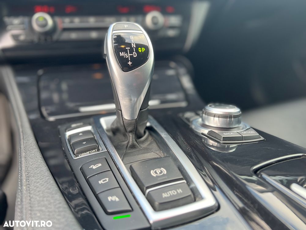 BMW Seria 5 535d xDrive AT - 13