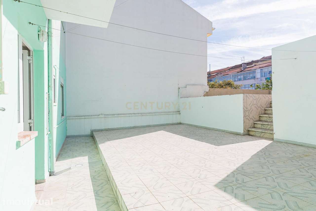 Apartamento T2 remodelado com Jardim Privativo Arrendamento - Laranjei - Grande imagem: 5/16