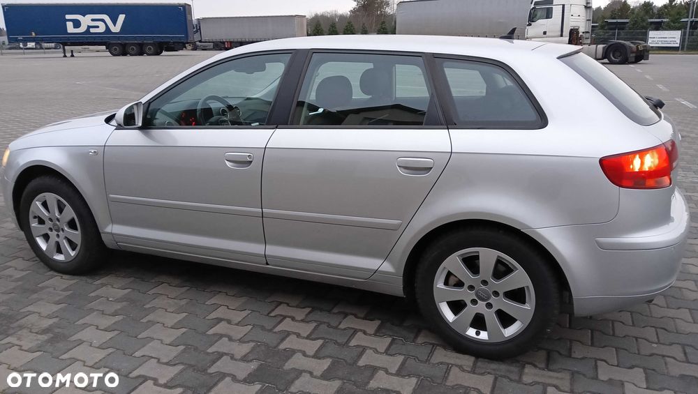 Audi A3 Sportback - 2