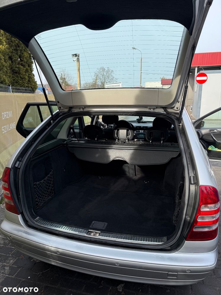 Mercedes-Benz Klasa C 220 CDI Automatik Classic - 26
