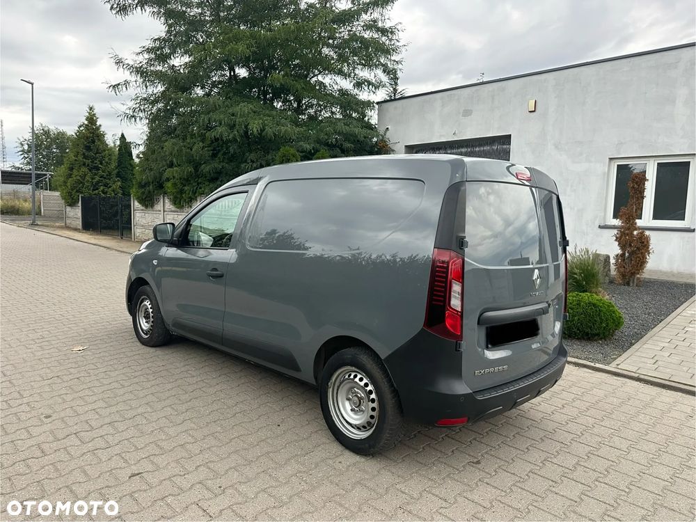 Renault Express - 4