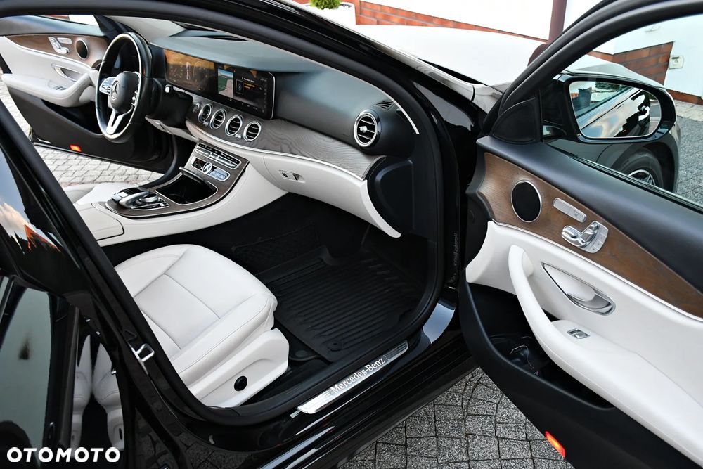Mercedes-Benz Klasa E 220 d 4-Matic Business Edition 9G-TRONIC - 19