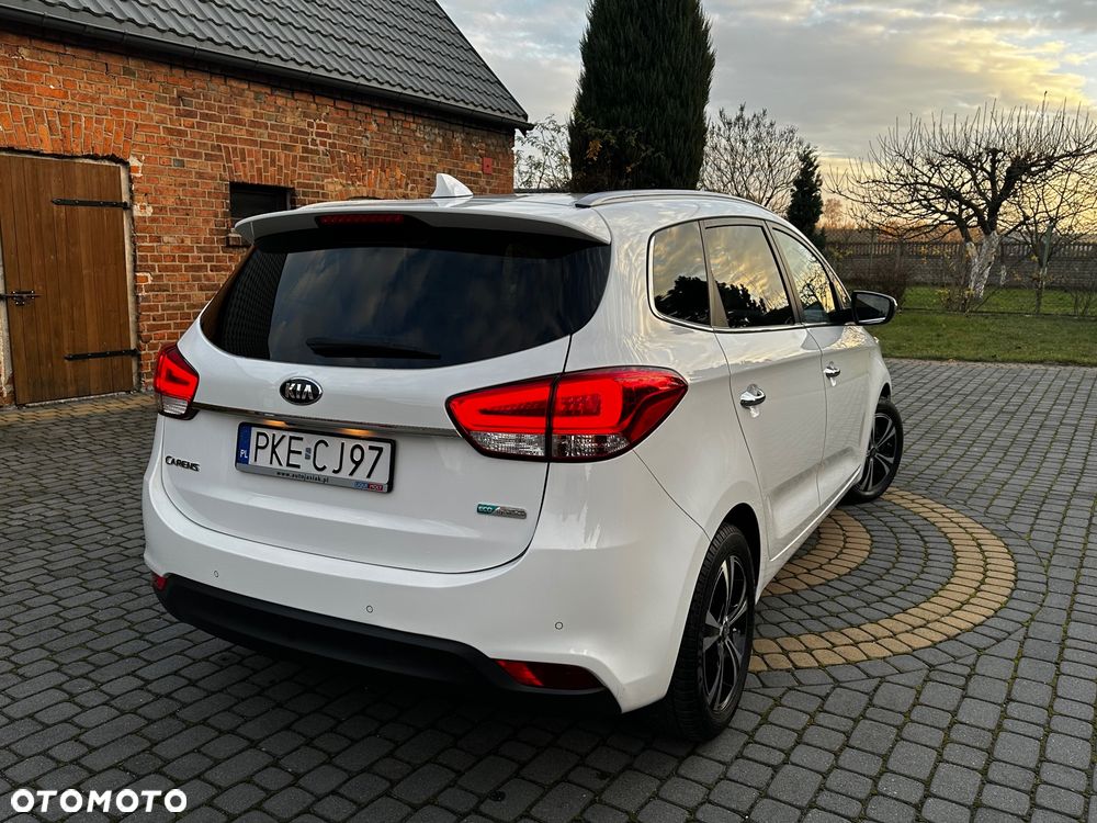 Kia Carens - 3