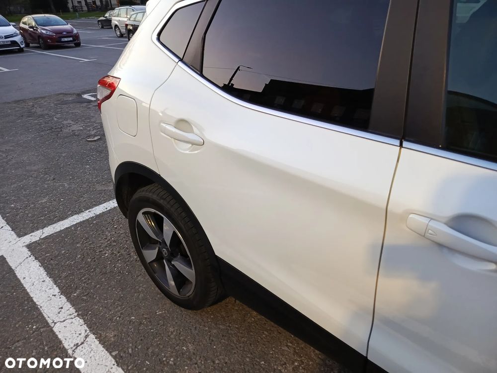 Nissan Qashqai 1.6 DCi 4x4 Tekna EU6 - 27
