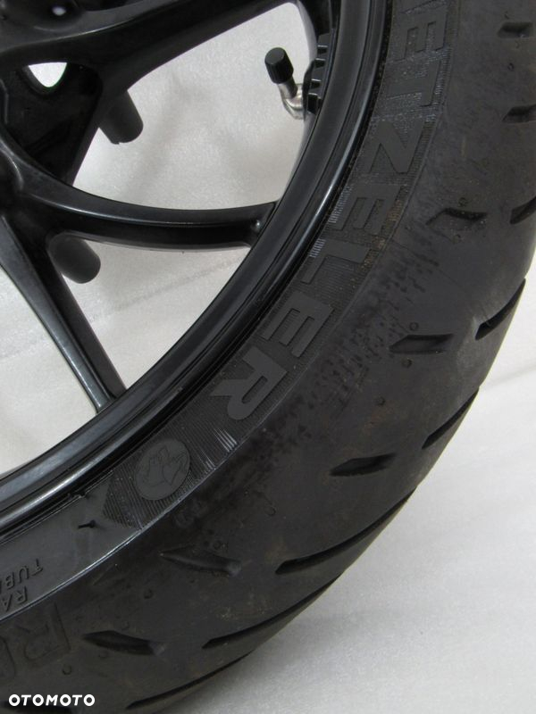 Felga przód + opona Triumph Speed Triple 1050, 10r - 7
