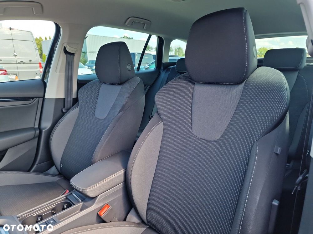 Skoda Octavia 1.5 TSI mHEV Selection DSG - 14