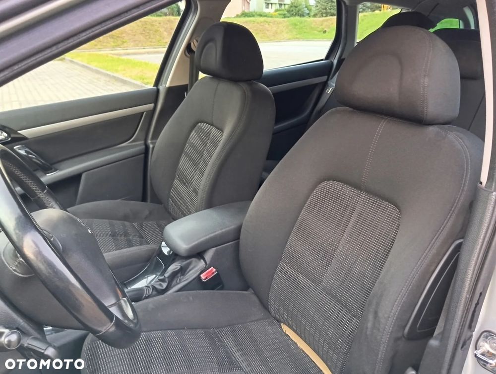 Peugeot 407 1.6 HDi Presence - 15