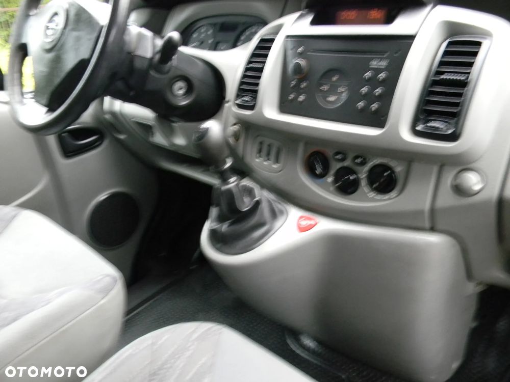 Opel Vivaro - 18