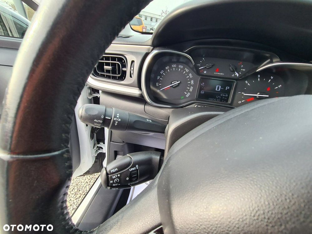 Citroën C3 1.2 PureTech Shine EAT6 - 22