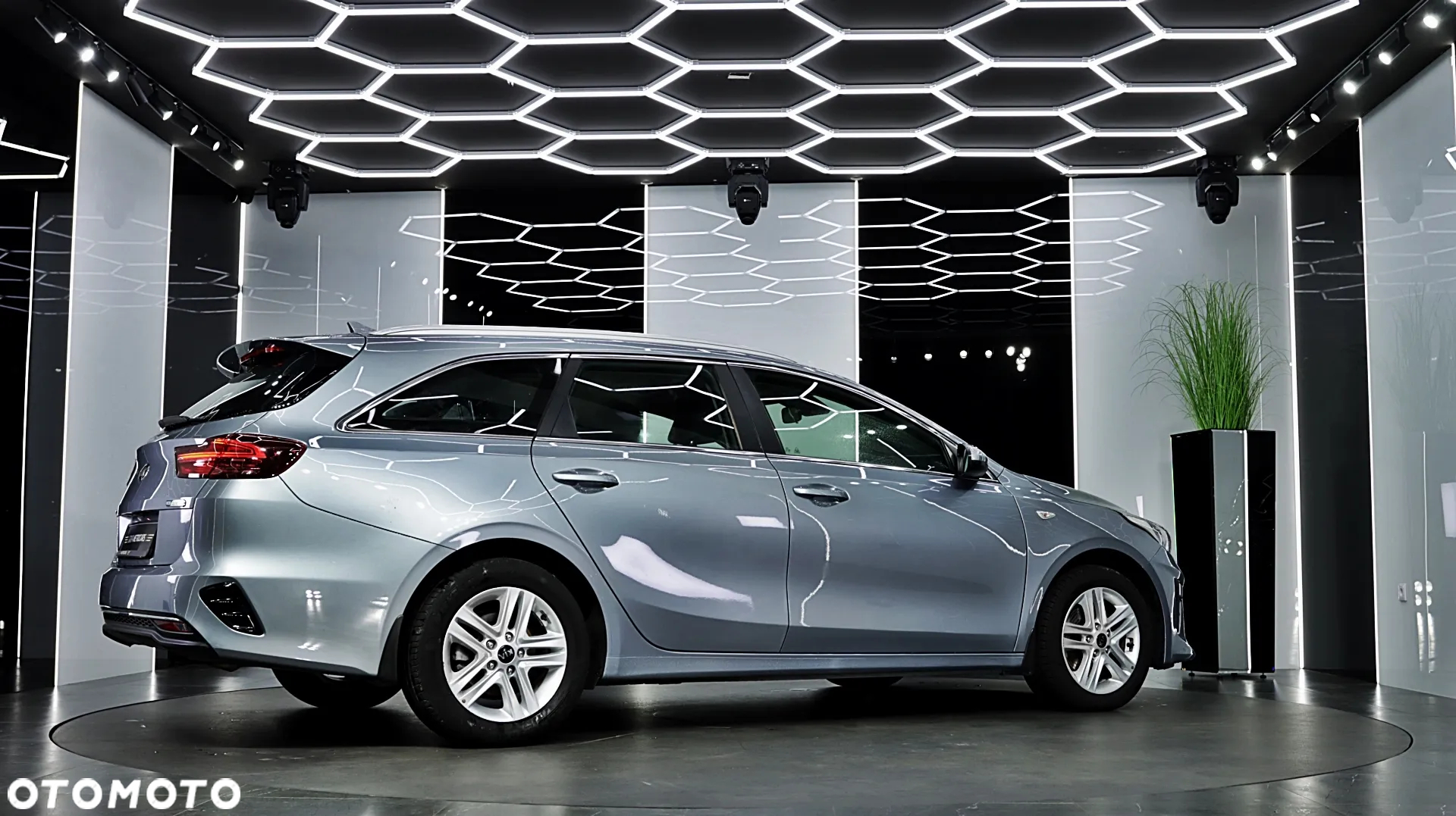 Kia Ceed 1.6 CRDi SCR M - 10