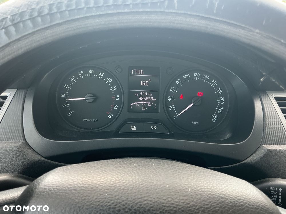 Skoda RAPID - 6