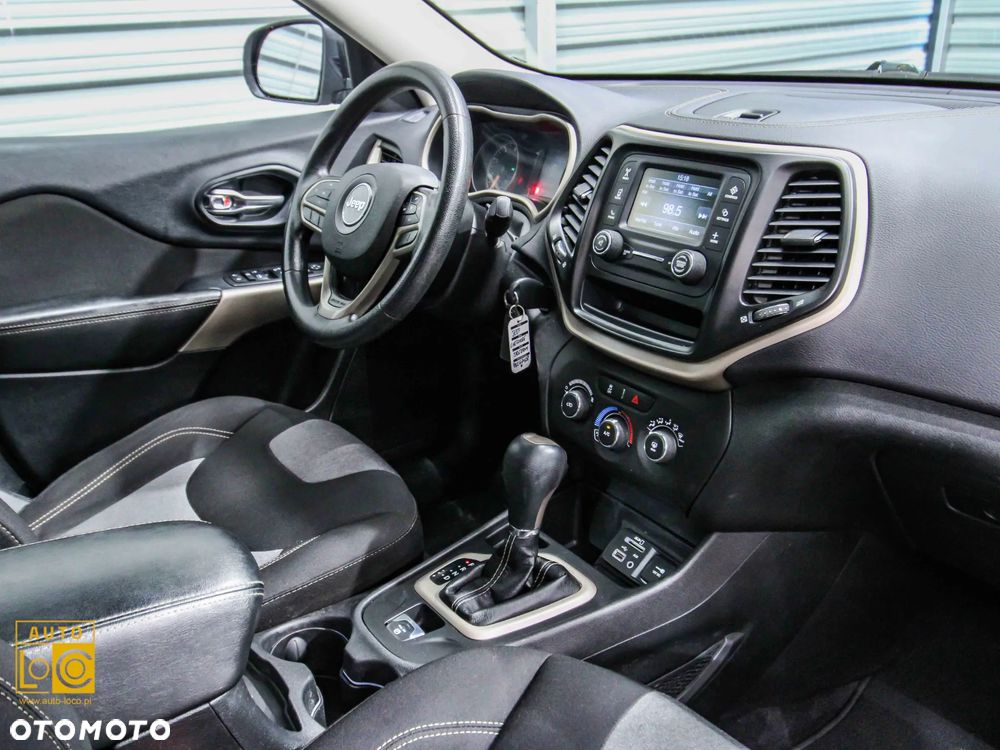 Jeep Cherokee - 15