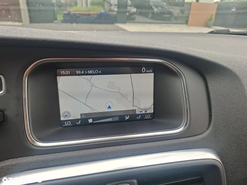 Volvo V40 D2 - 21