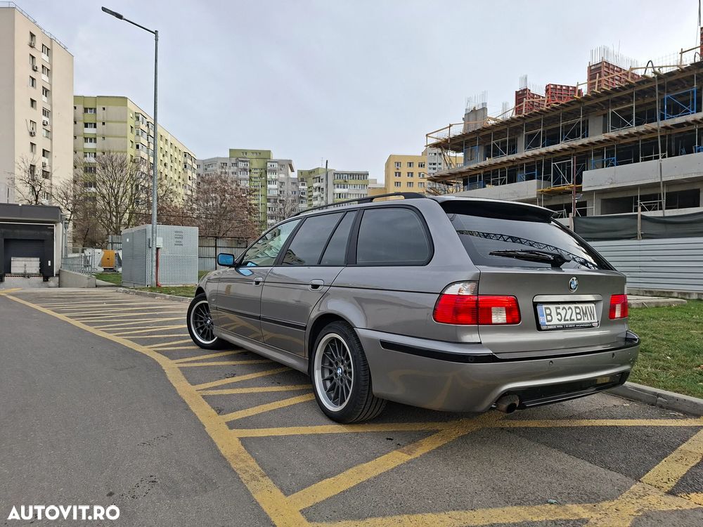 BMW Seria 5 520iA - 9