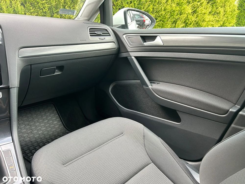 Volkswagen Golf 1.6 TDI BMT Comfortline - 34