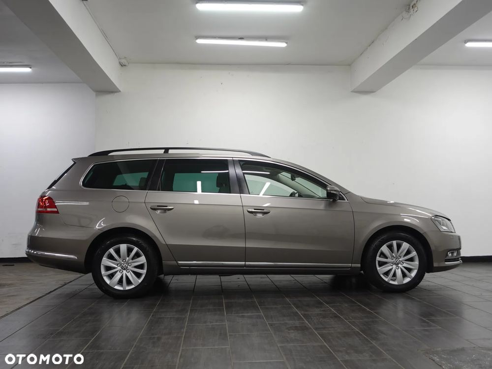 Volkswagen Passat - 10