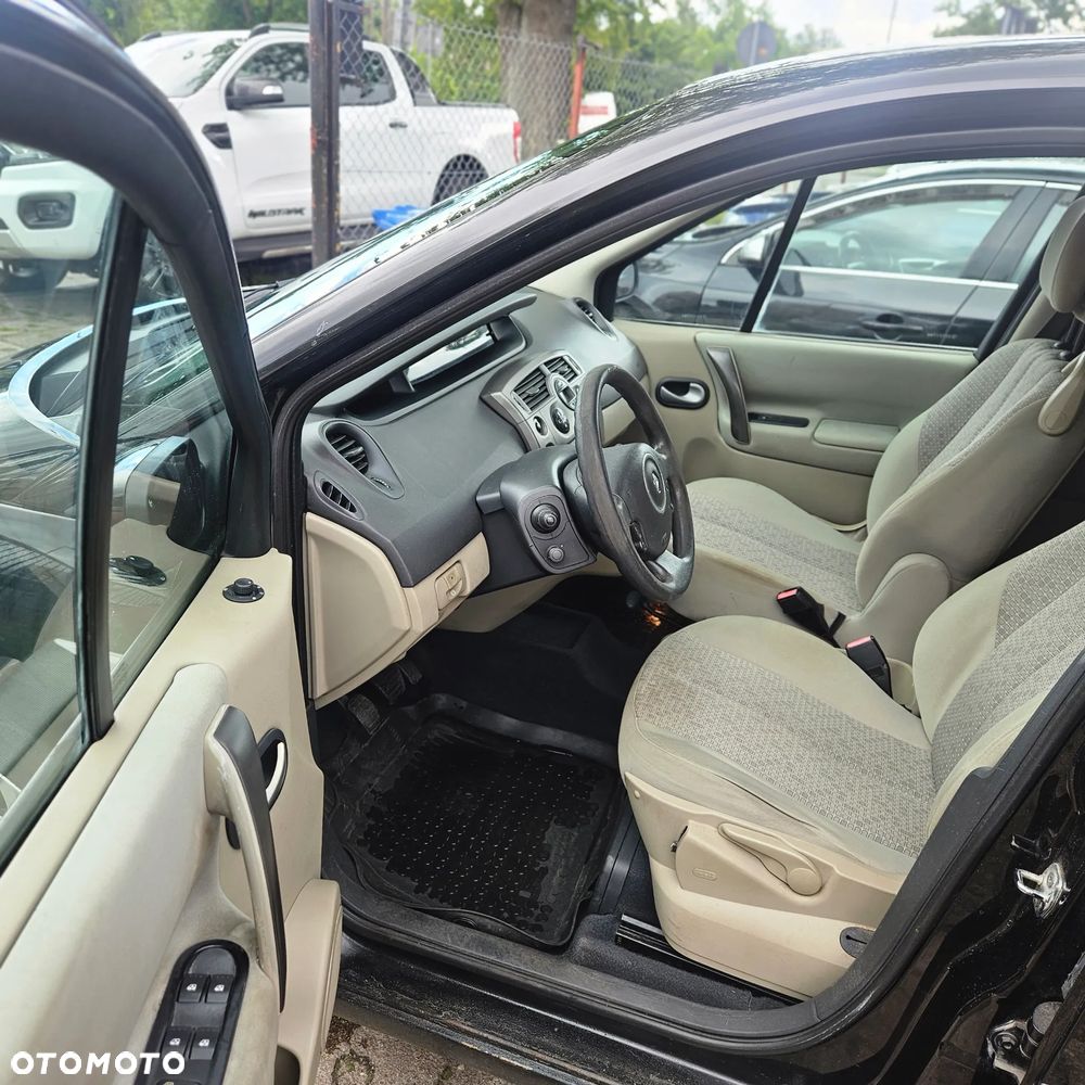 Renault Scenic - 11