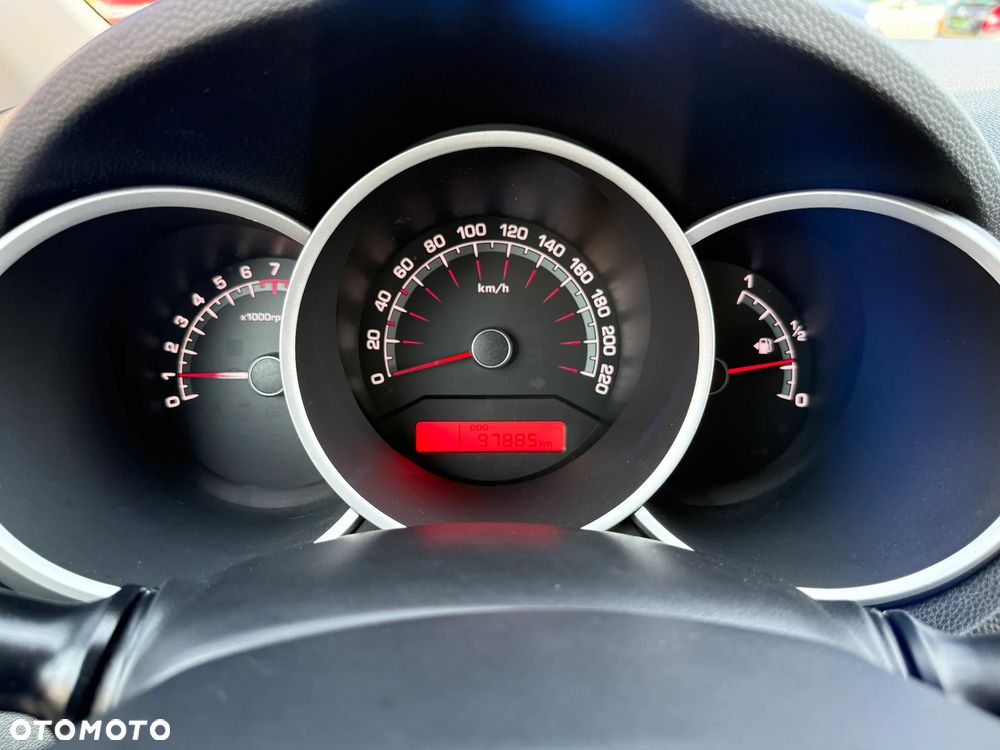 Kia Venga - 19