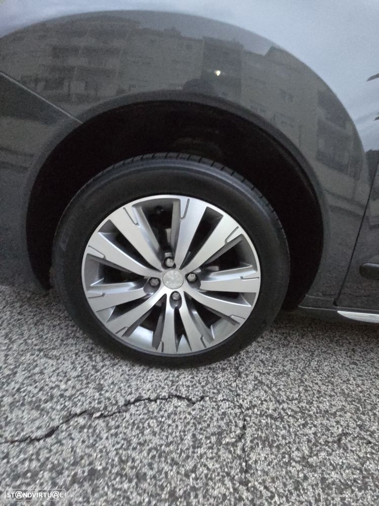 Peugeot 3008 1.6 HDi Style - 29