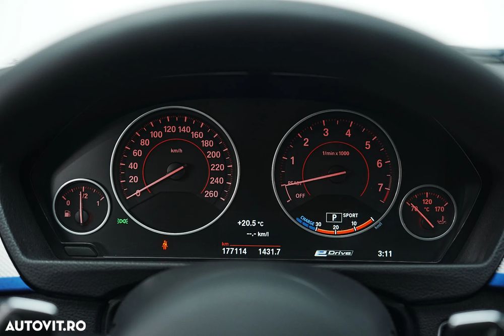 BMW Seria 3 330e iPerformance M Sport - 27