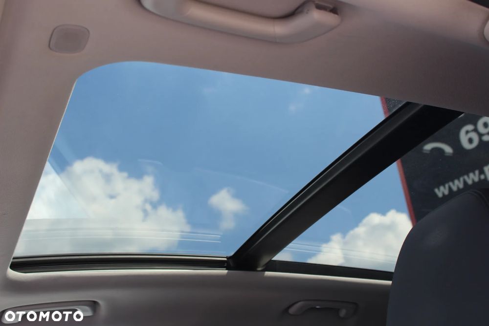 Hyundai i40 Kombi blue 1.7 CRDi DCT Premium - 16