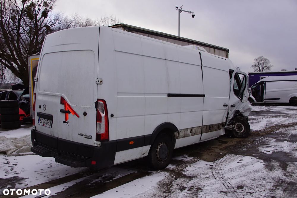 Auto na części - Opel Movano B RWD L4H2 Lift 2.3 CDTI 163 KM M9T700 M73 11U 2016R Silnik Skrzynia Drzwi Błotnik Lusterko Szyba Zderzak Klamka Lampa Deska Kokpit Sterownik Moduł Czujnik Licznik Wyświetlacz Kierownica Panel Wał - 4