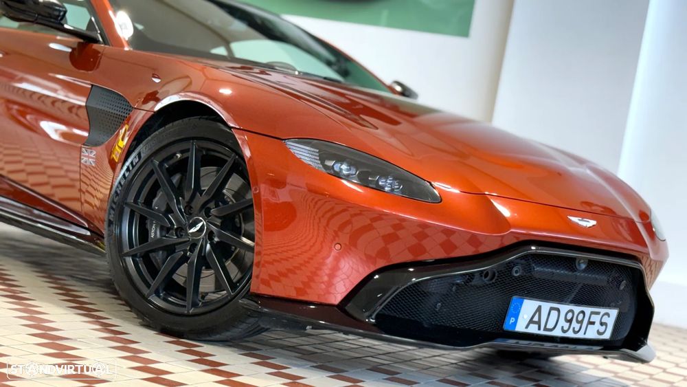Aston Martin Vantage Coupe 4.0 Twin-Turbo V8 - 8