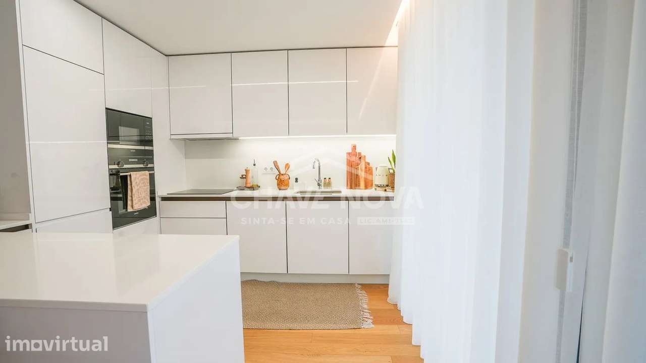 T2 Último Piso c/ Lugar de Garagem Duplo na Madalena - Grande imagem: 5/20