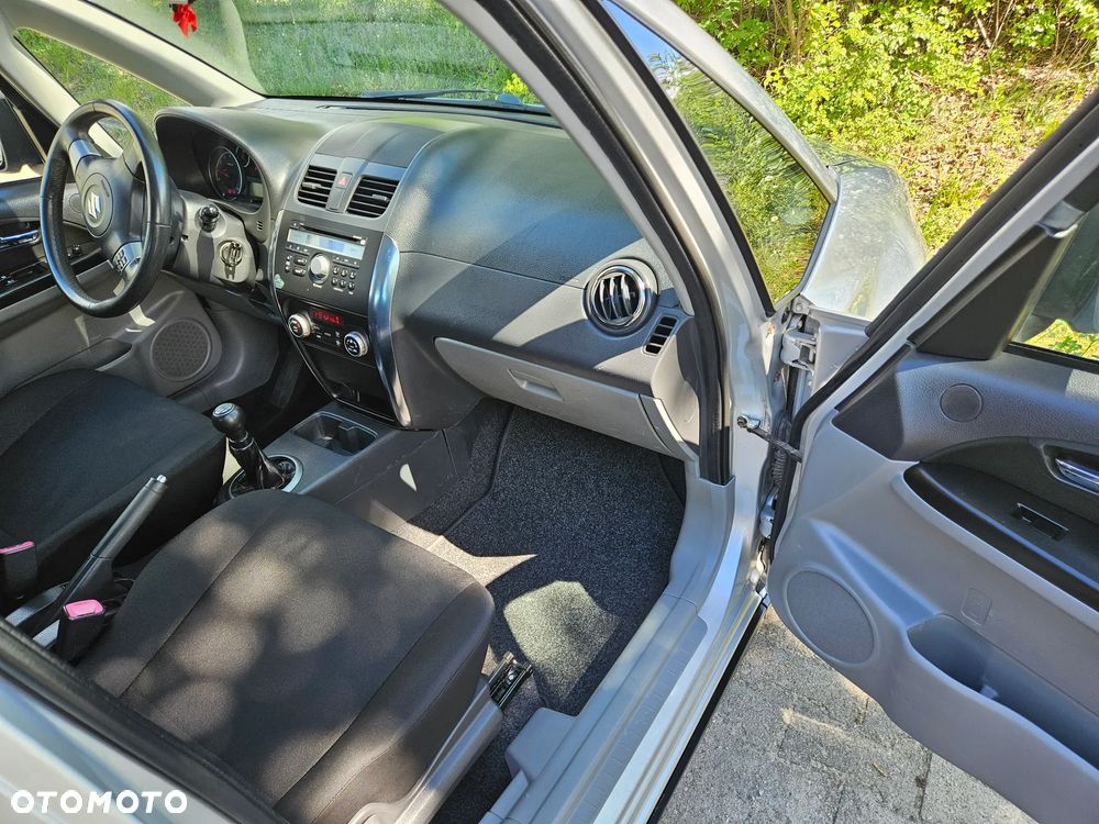 Suzuki SX4 1.6 Comfort - 12