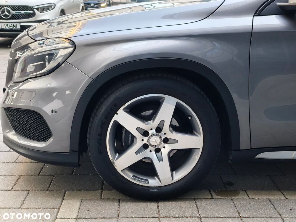 Mercedes-Benz GLA - 13