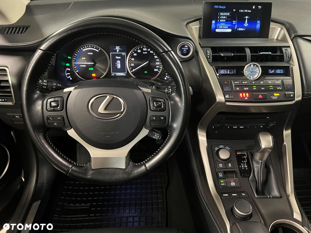 Lexus NX 300h Comfort AWD - 26