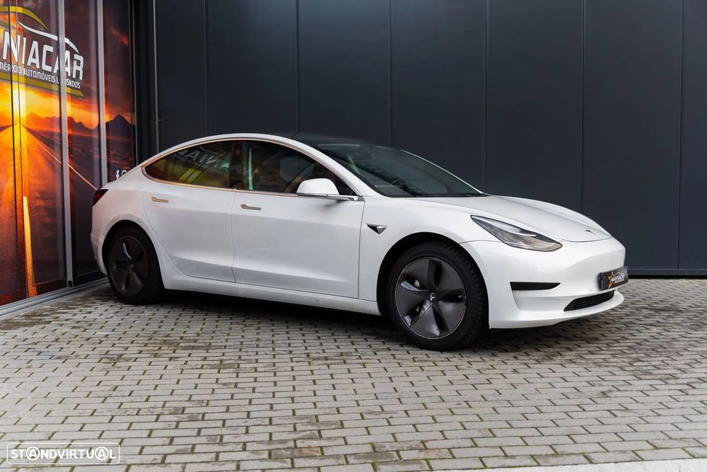 Tesla Model 3 Standard Range Plus RWD - 3