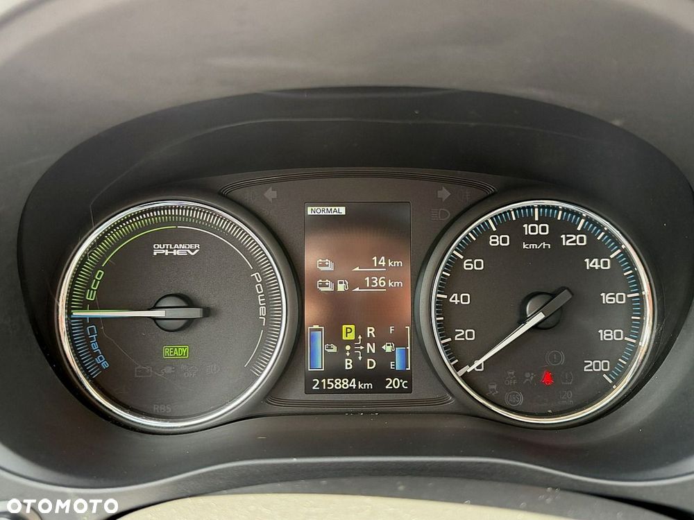 Mitsubishi Outlander - 17
