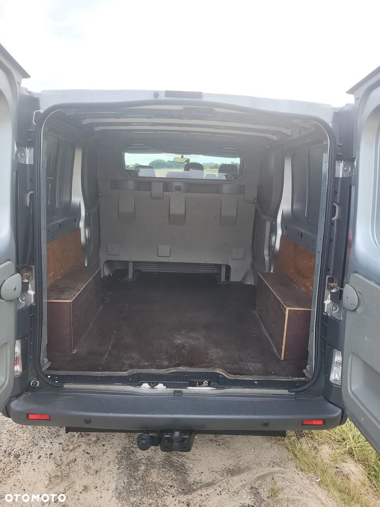 Opel Vivaro 2.5 CDTI L2H1 - 23