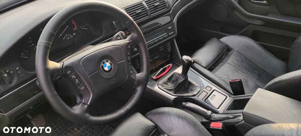 BMW Seria 5 525d Touring Edition Exclusive - 11