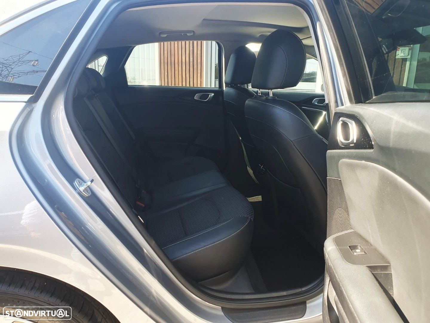 Kia Ceed 1.6 CRDi TX+SRF - 24