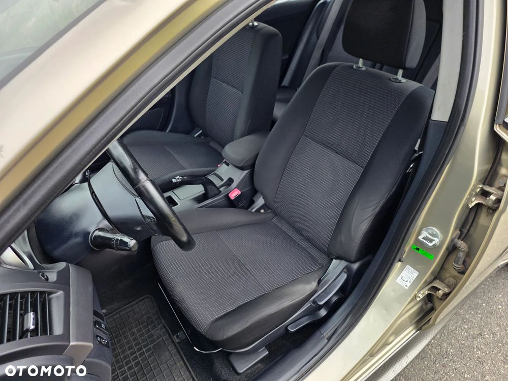 Mitsubishi Lancer 1.8 Intense - 13