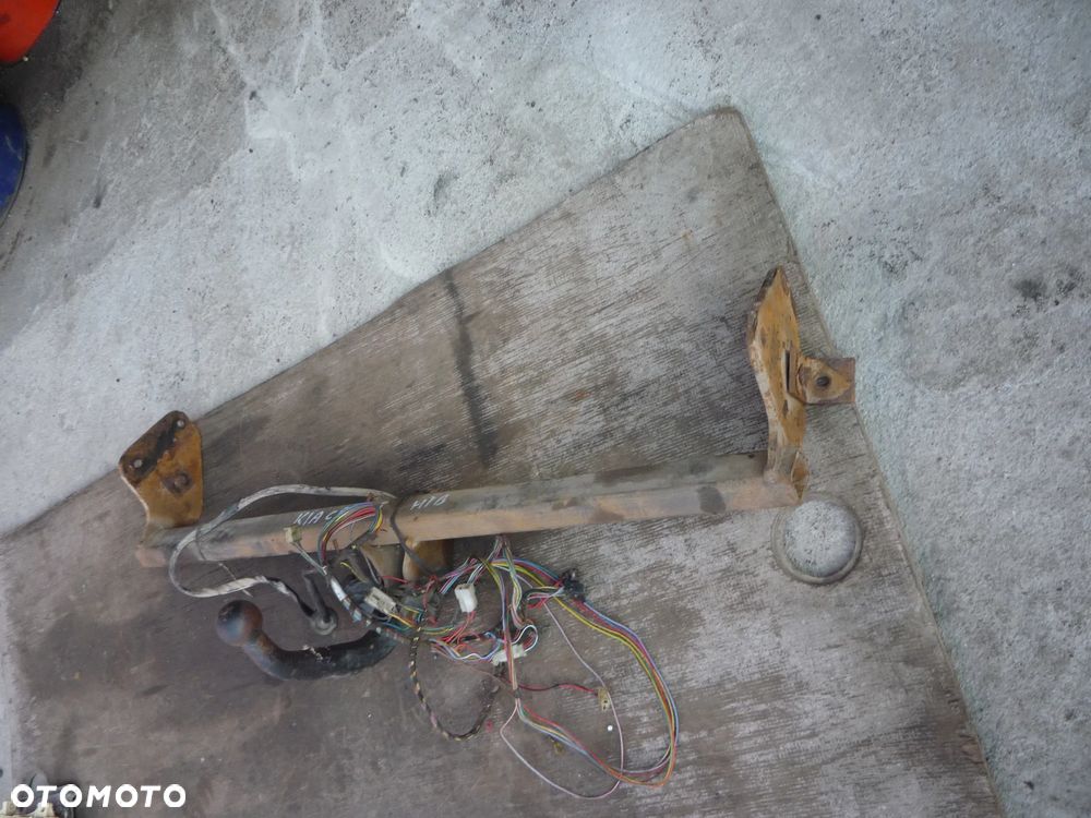 KIA CEED I HB 5D HAK HOLOWNICZY - 4