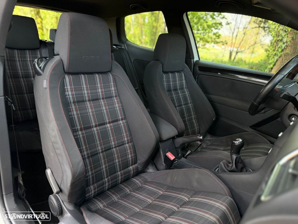 VW Golf 2.0 TSi GTI - 16