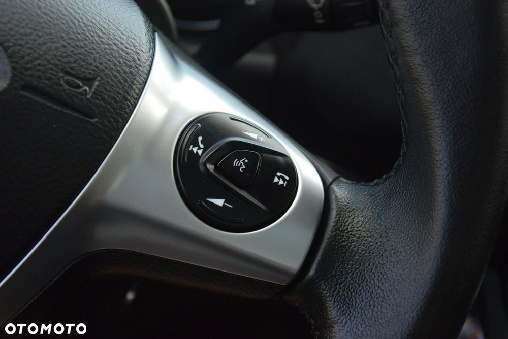 Ford Kuga 2.0 TDCi 2x4 Titanium - 34