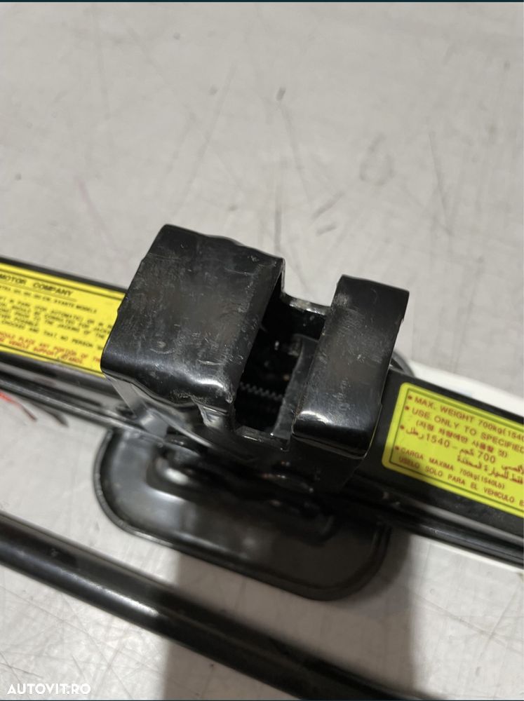 Cric auto original Hyundai I10 i20 i30 - 2