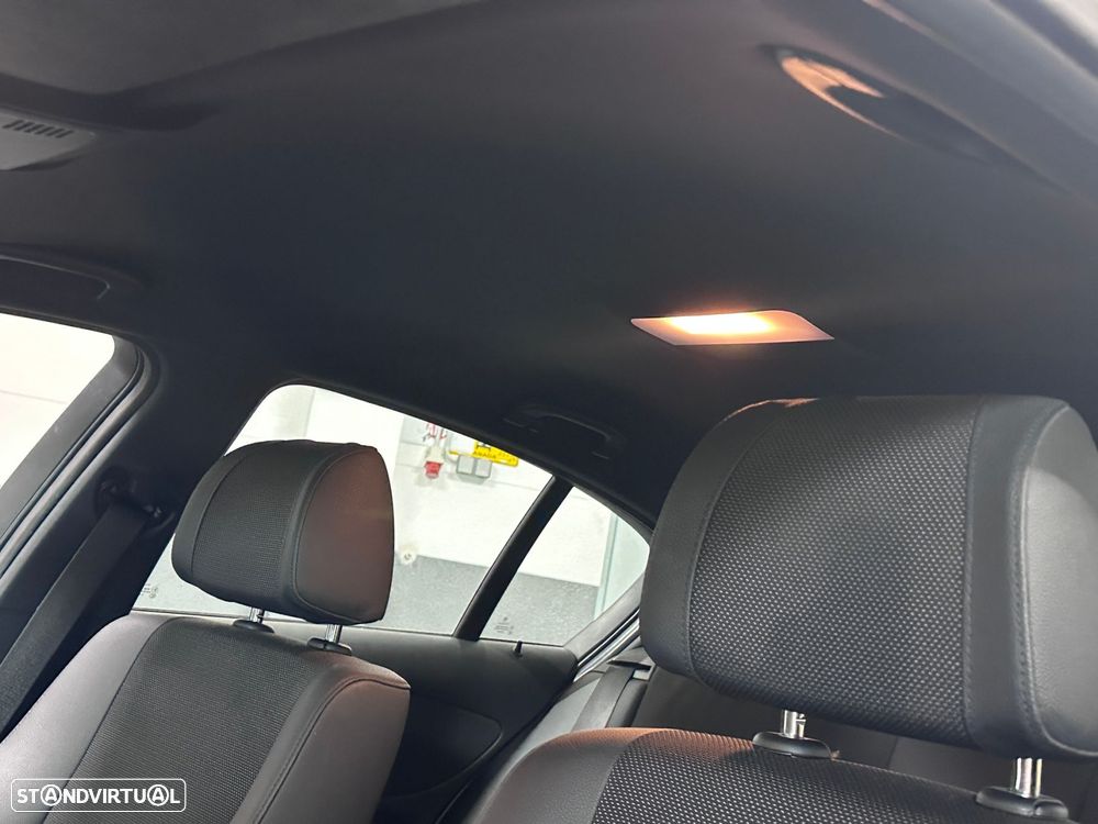 BMW 118 d Pack M - 5