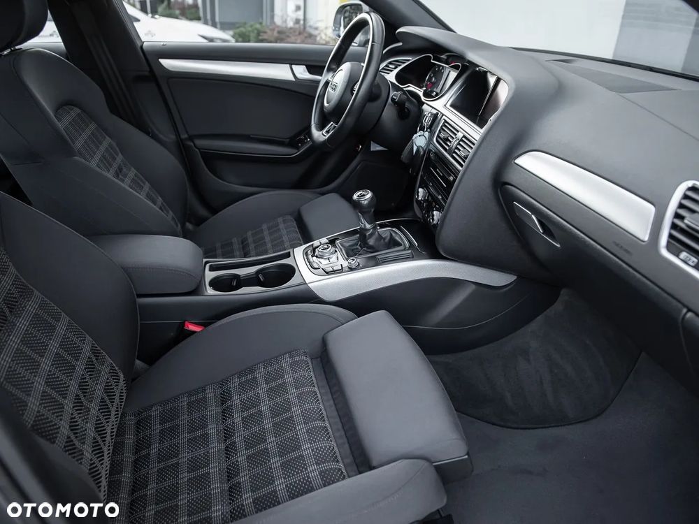 Audi A4 Limousine - 31