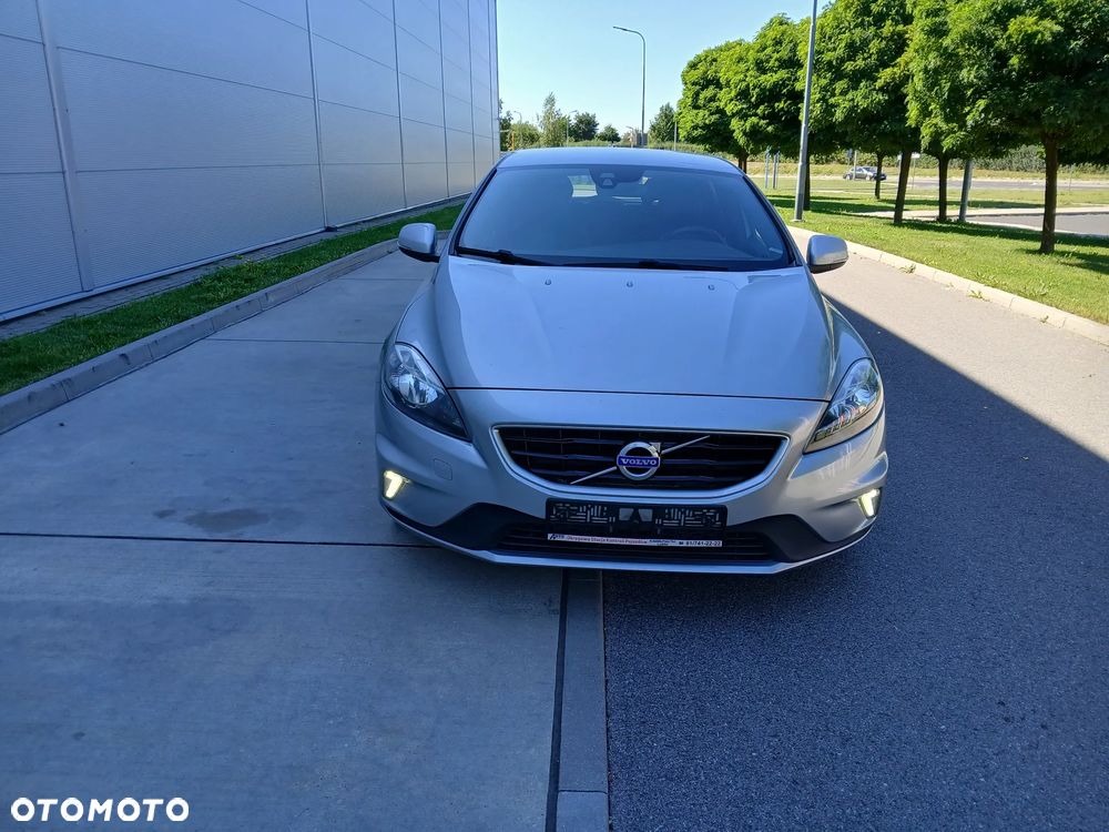 Volvo V40 2015 photo 2