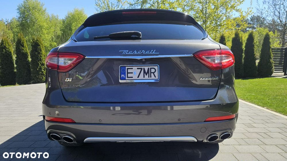 Maserati Levante Q4 Executive - 5