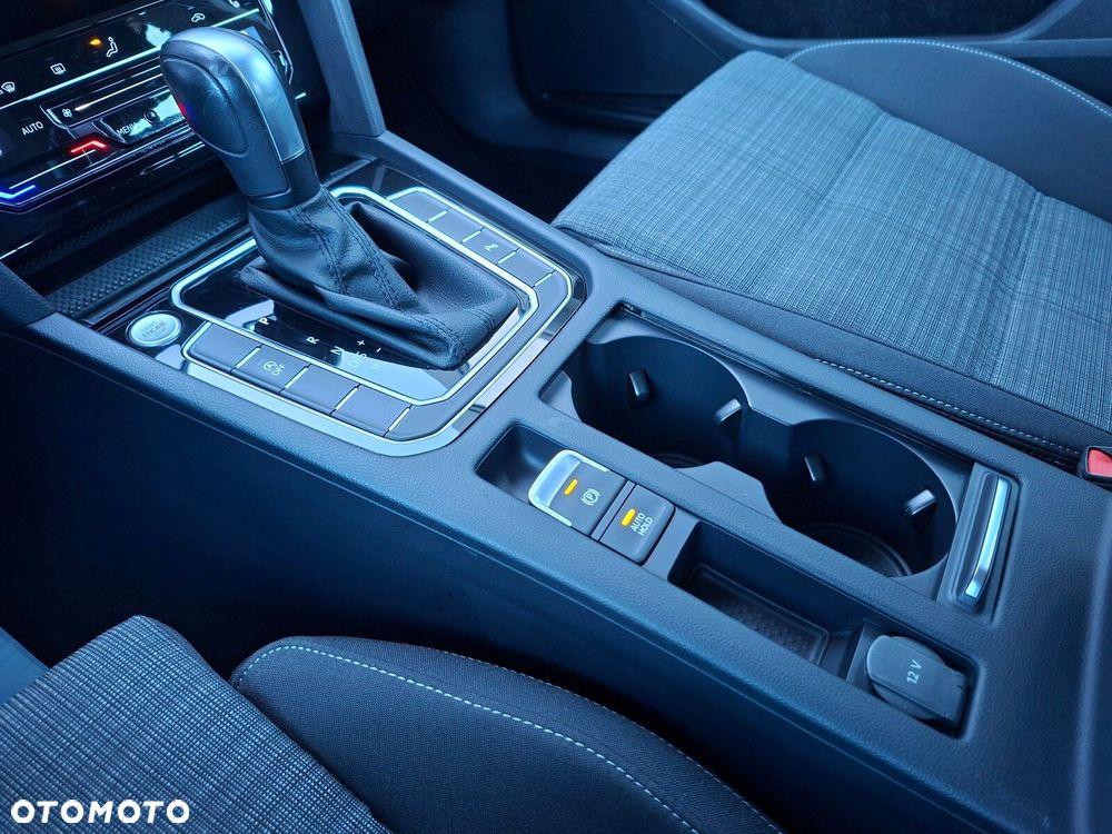Volkswagen Passat - 18