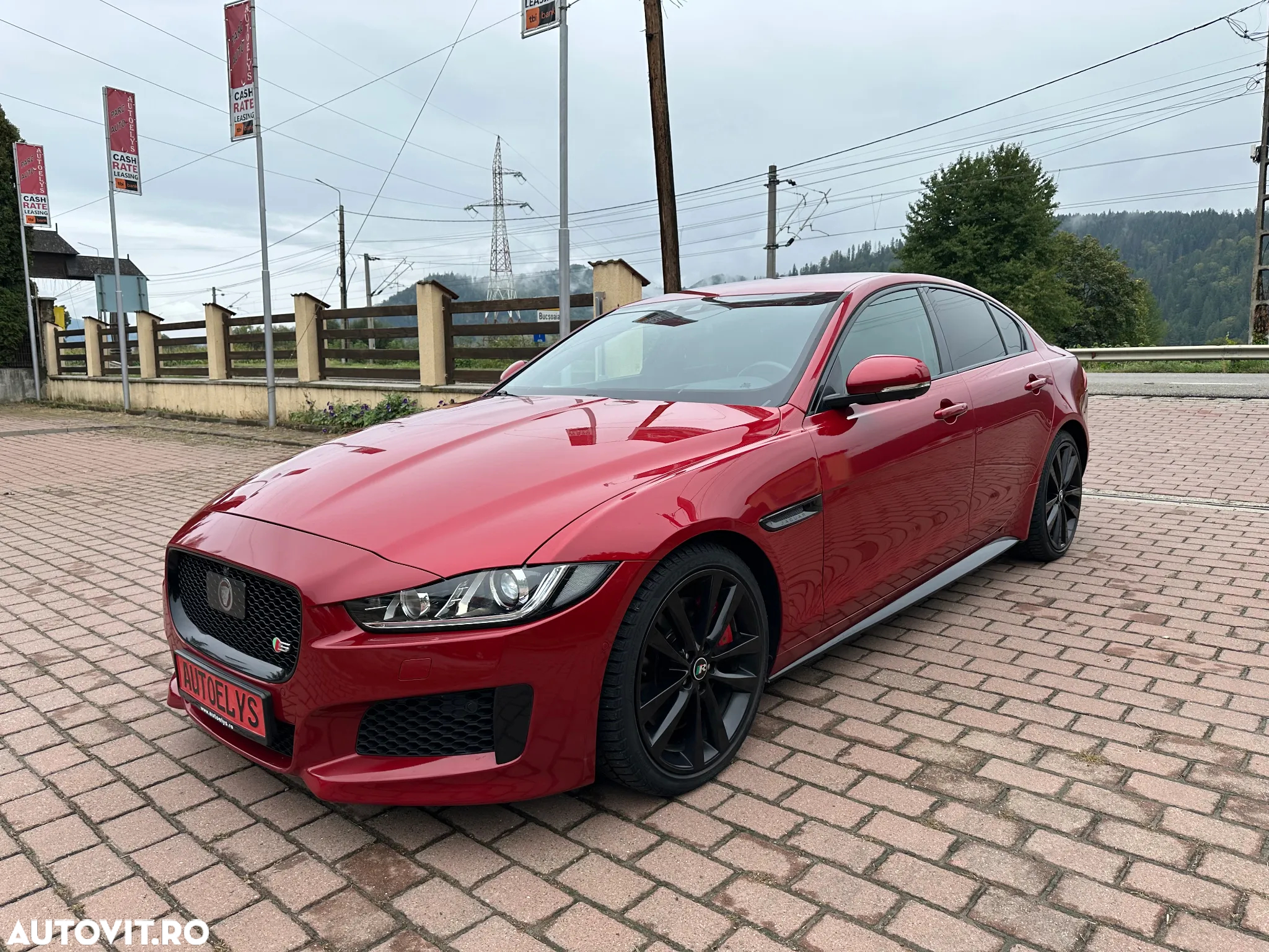 Jaguar XE RWD S - 6