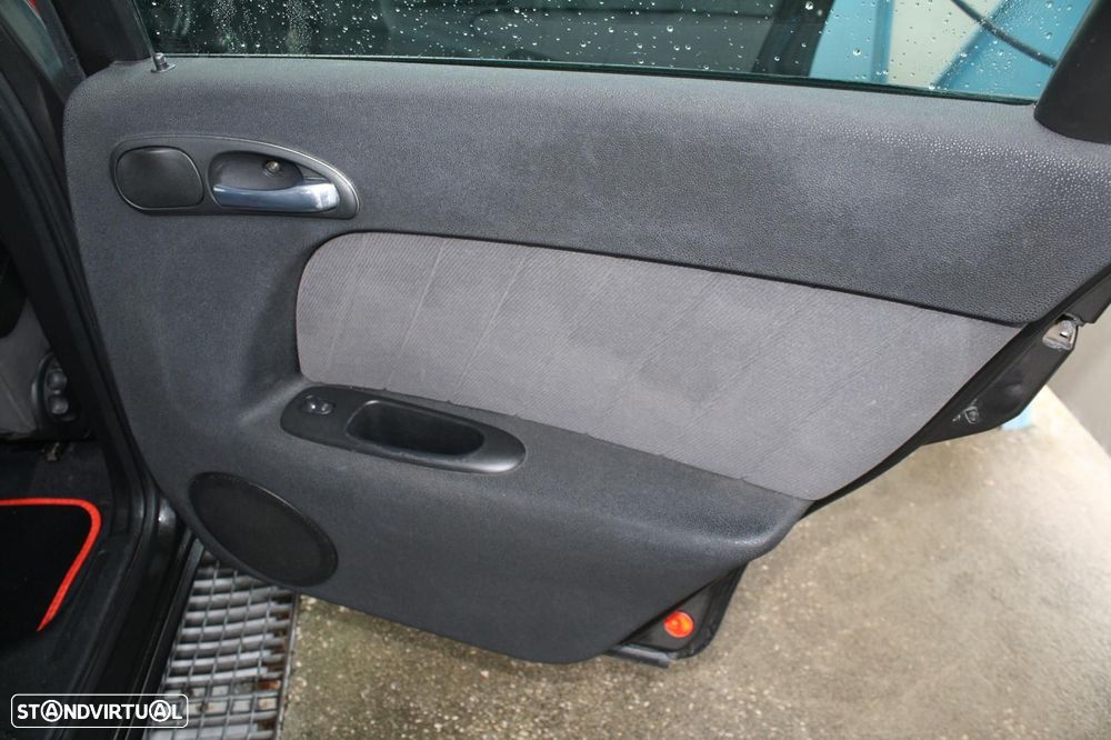 Alfa Romeo 156 1.9 JTD - 33