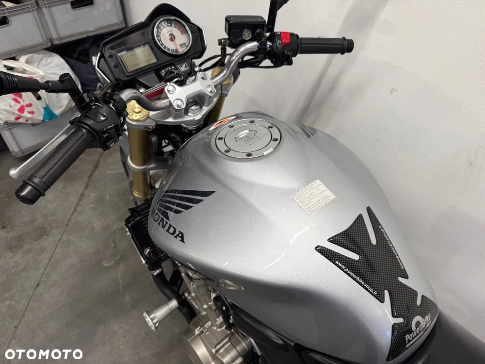 Honda Hornet - 21